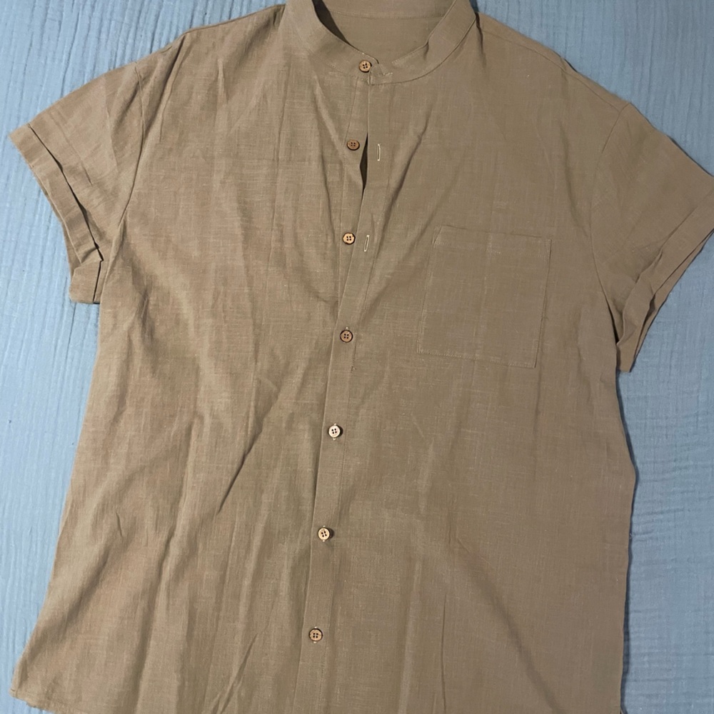 Men’s Olive Green Short-Sleeve Button down shirt